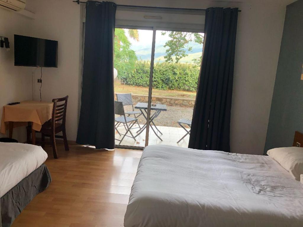 Hotel La Garenne Tresserre Eksteriør billede